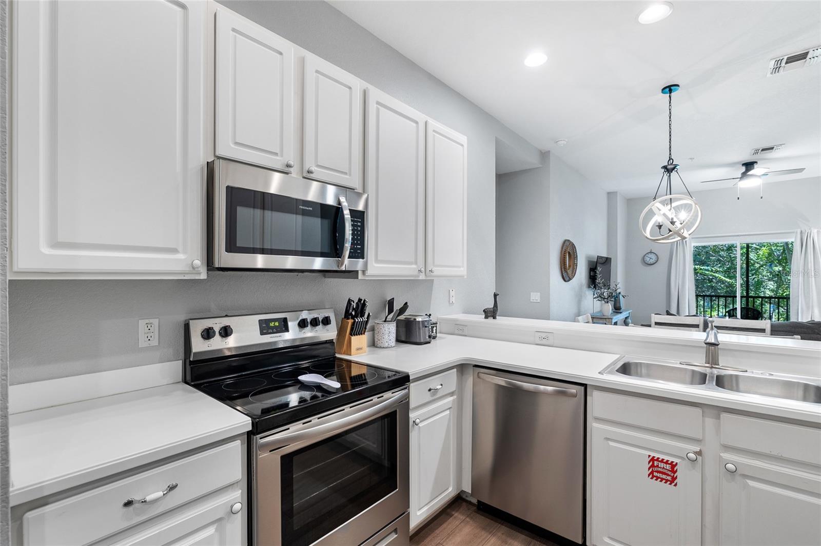 Image 8 of 34 For 608 Lucaya Loop 608