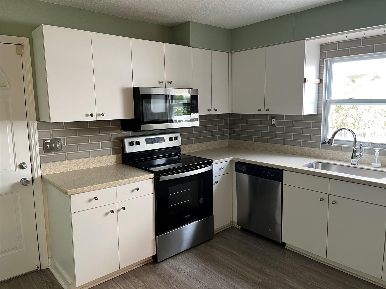 Image 6 of 19 For 3102 Woodrow Avenue