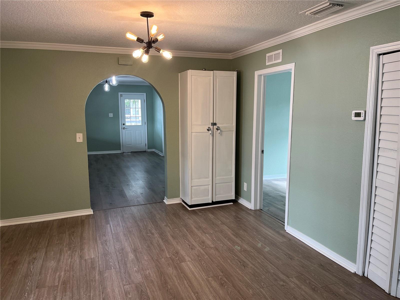 Image 8 of 19 For 3102 Woodrow Avenue