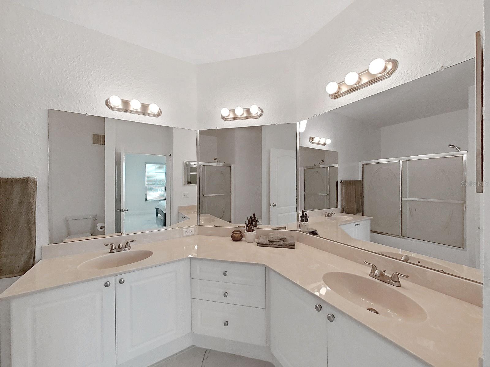 Image 34 of 57 For 2773 Via Cipriani 1322a