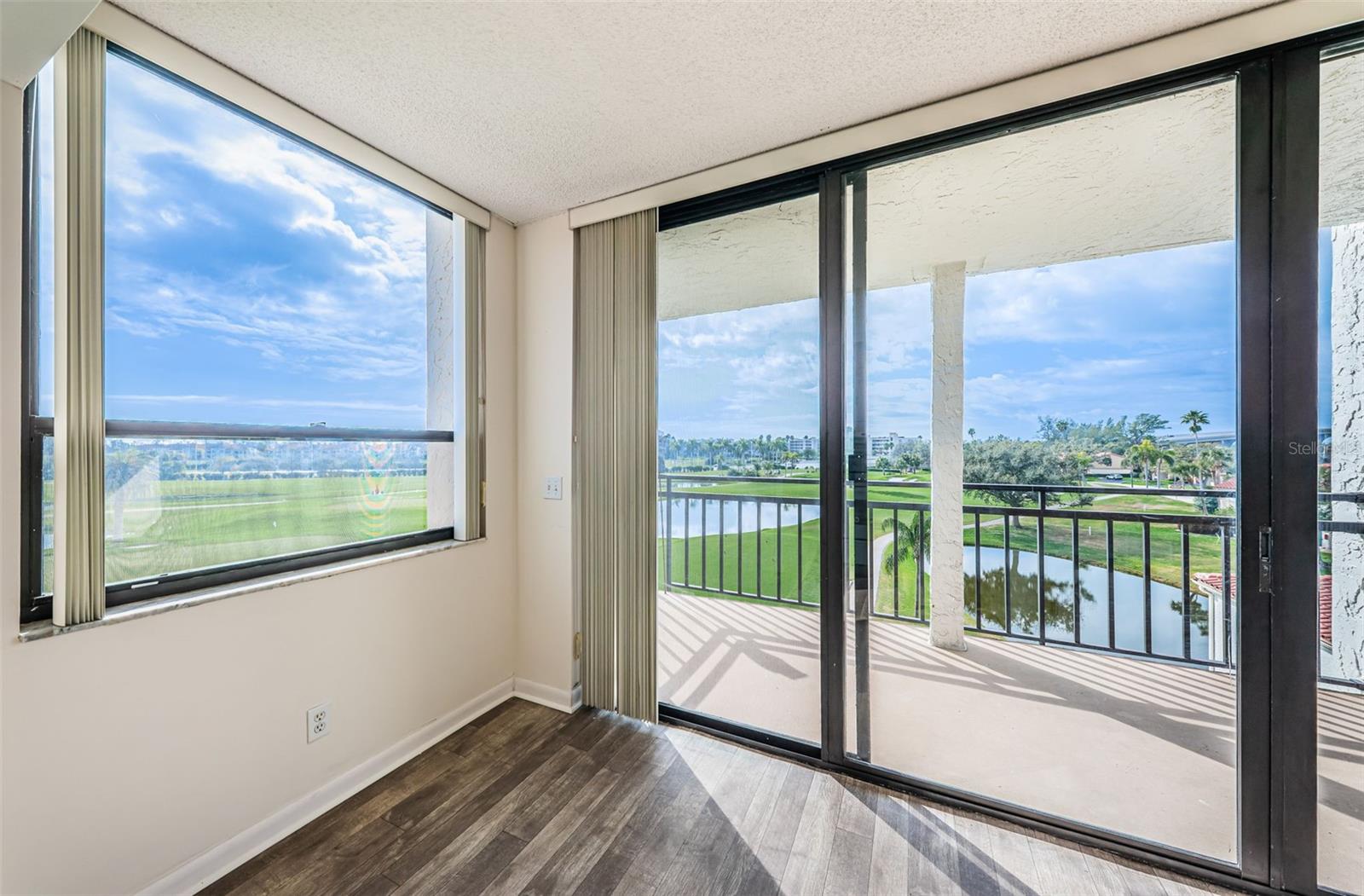 Image 11 of 44 For 6210 Sun Boulevard 408