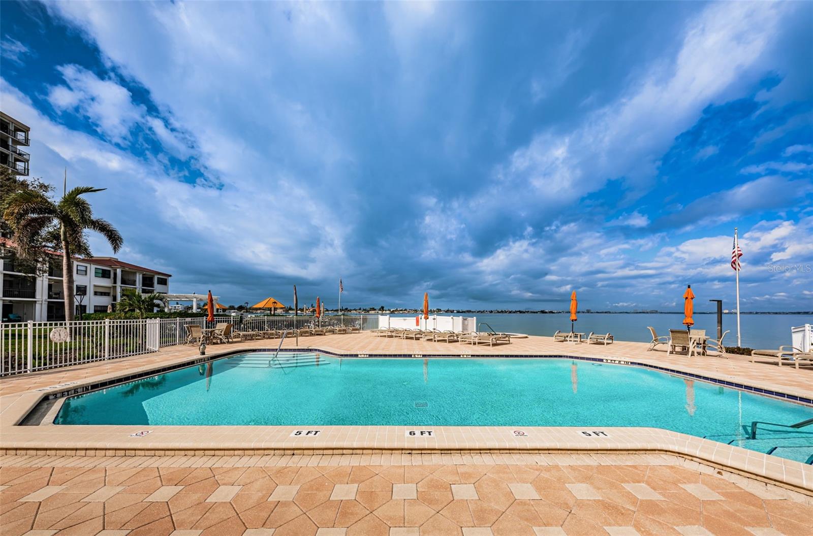 Image 33 of 44 For 6210 Sun Boulevard 408