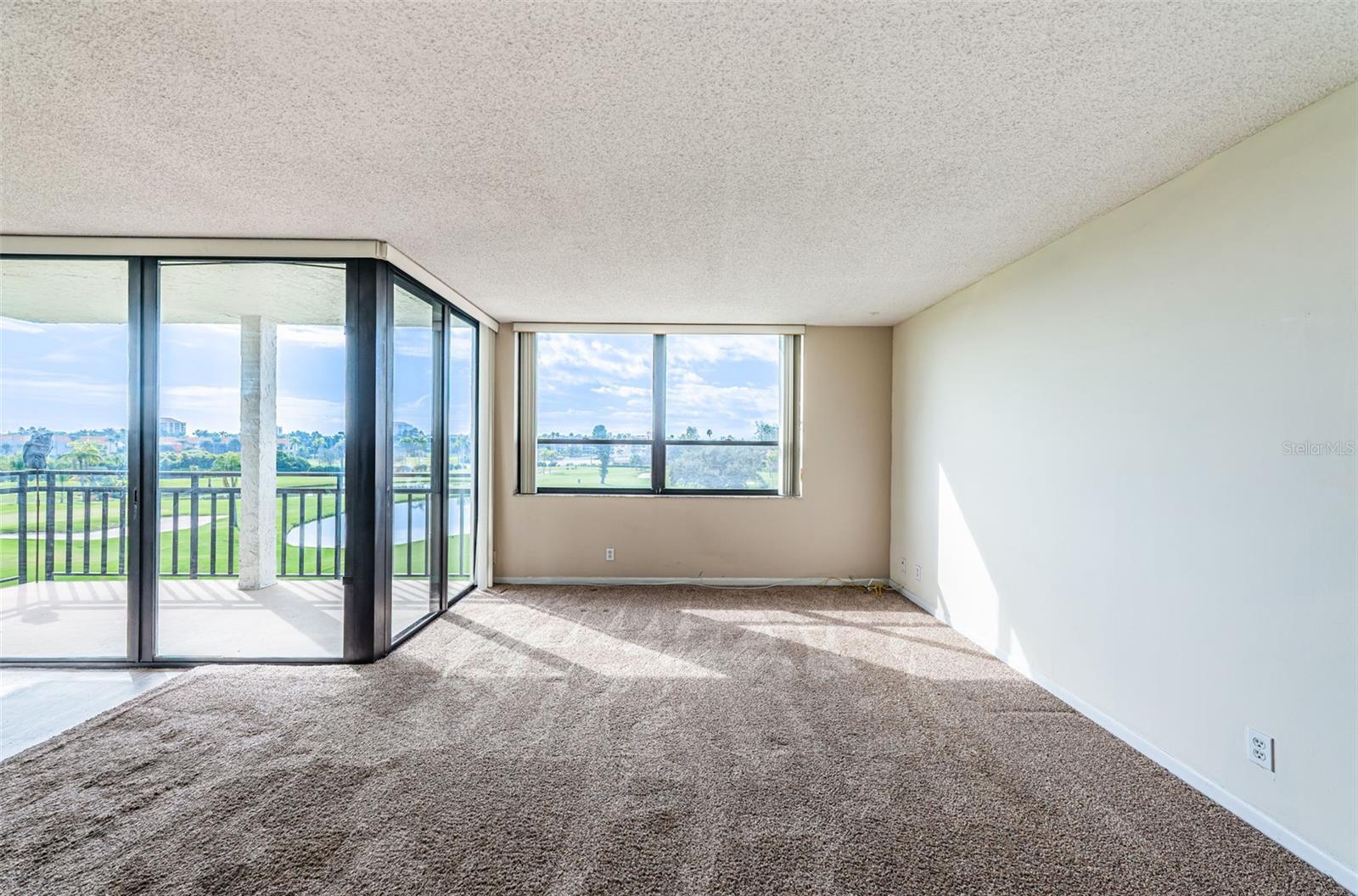 Image 4 of 44 For 6210 Sun Boulevard 408