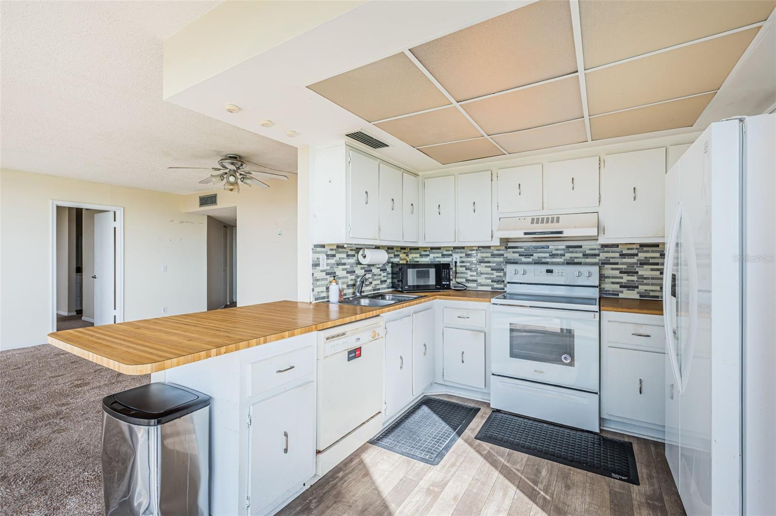 Image 7 of 44 For 6210 Sun Boulevard 408