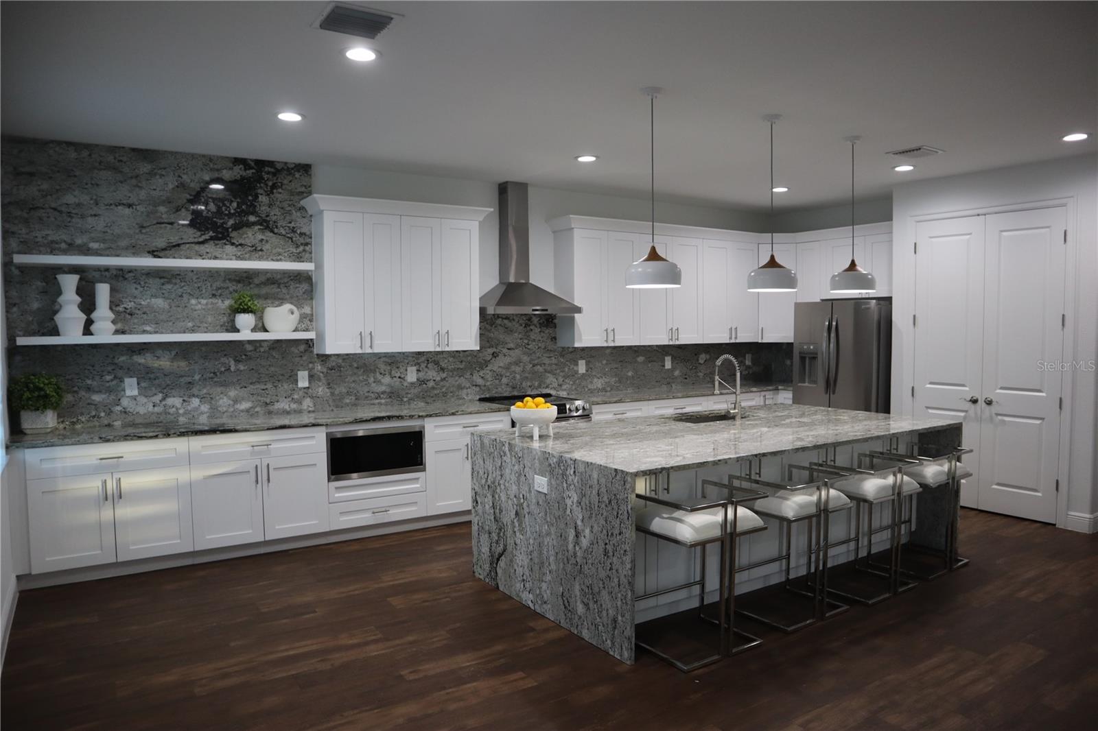 Image 5 of 38 For 8331 Peggy Street