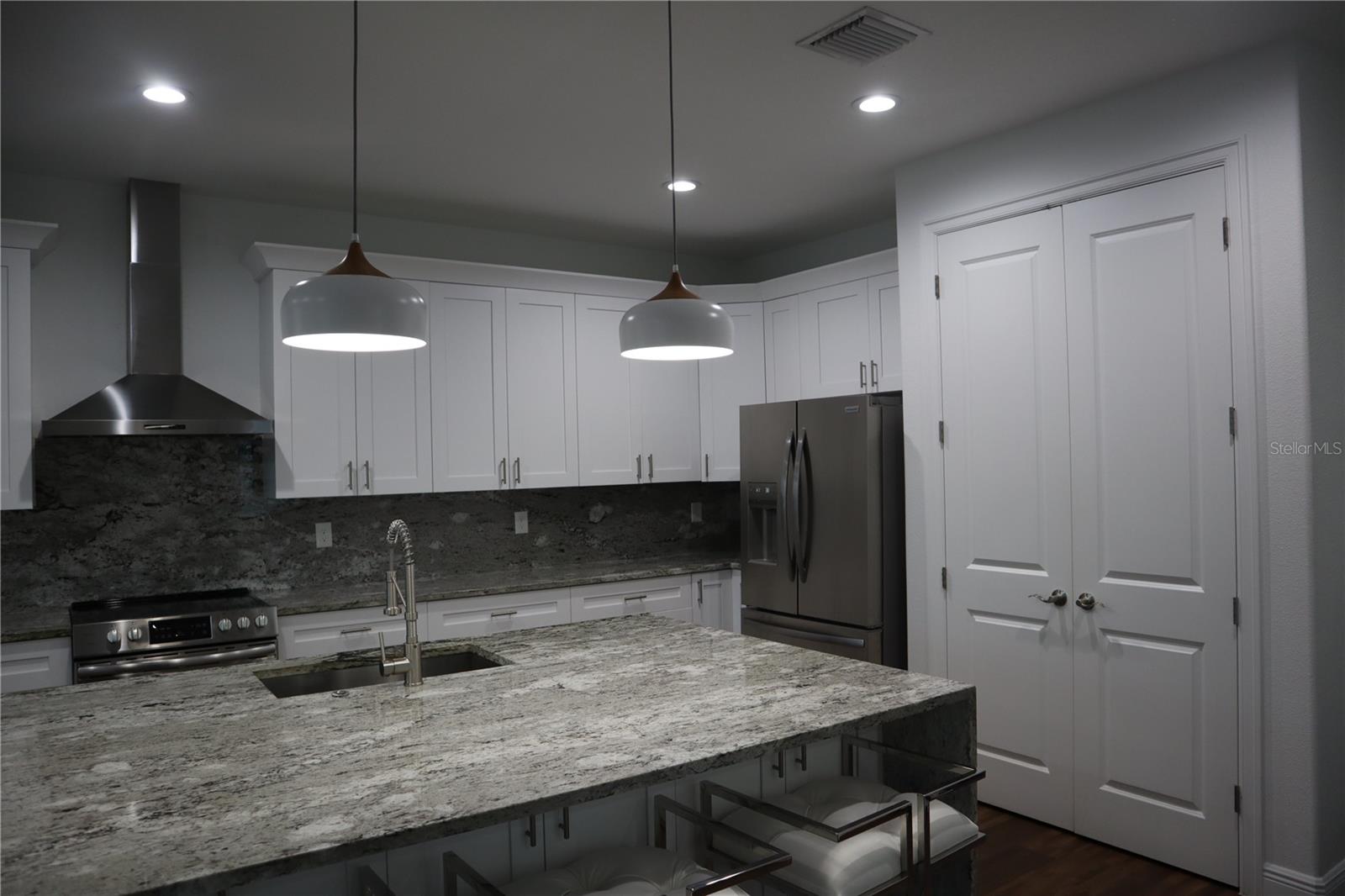 Image 8 of 38 For 8331 Peggy Street