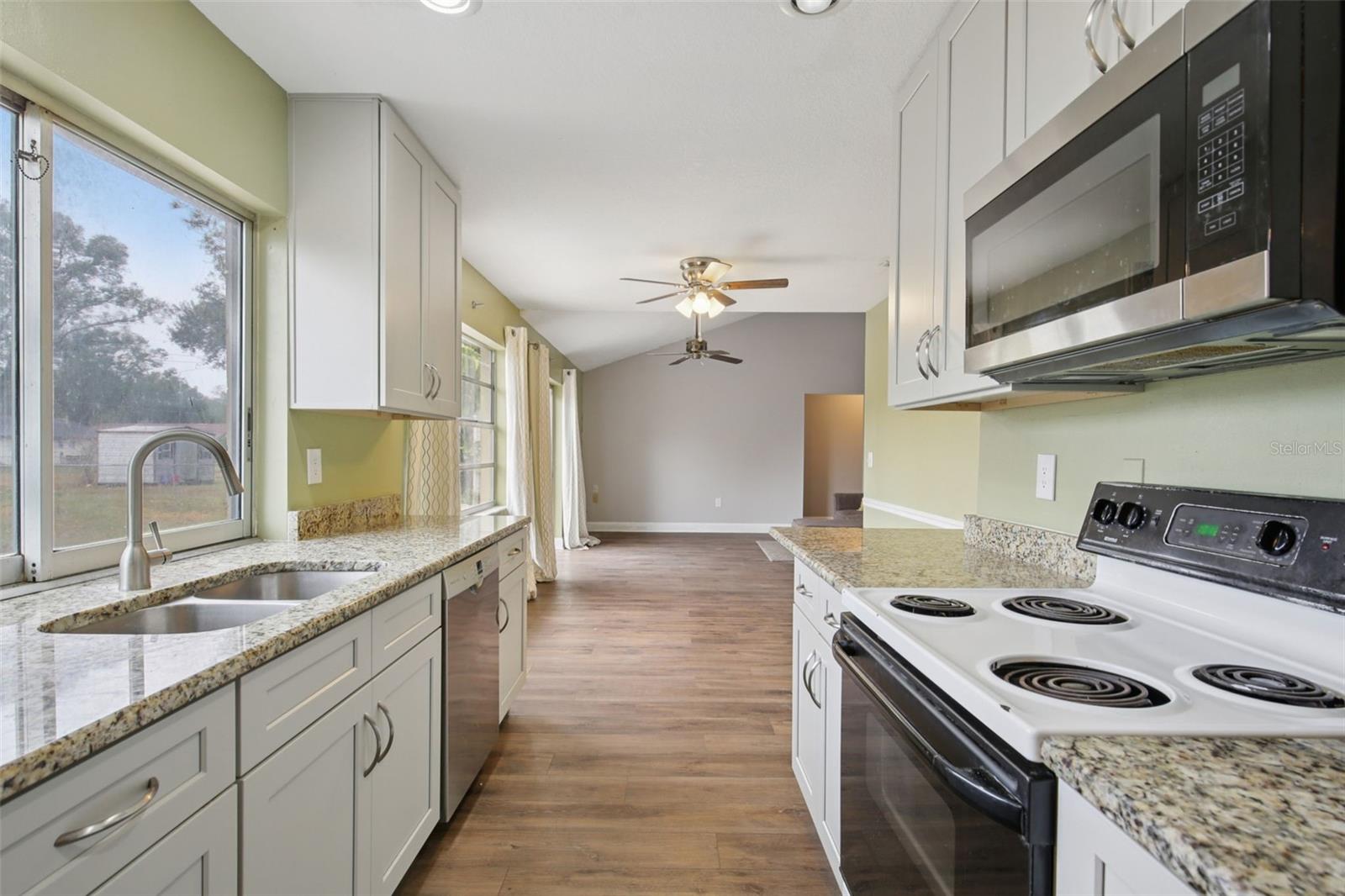 Image 14 of 33 For 2120 Country Loop N