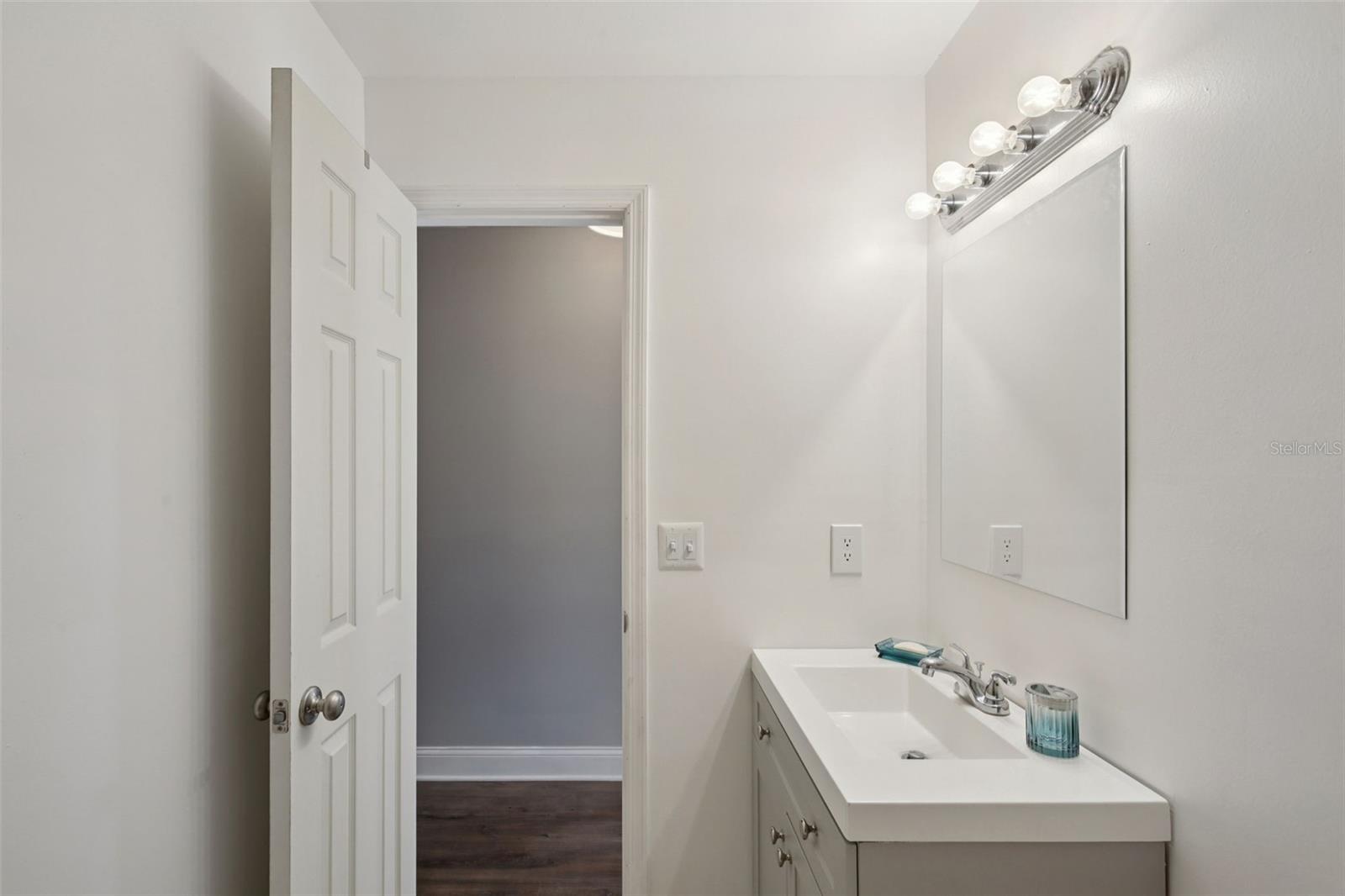 Image 23 of 33 For 2120 Country Loop N