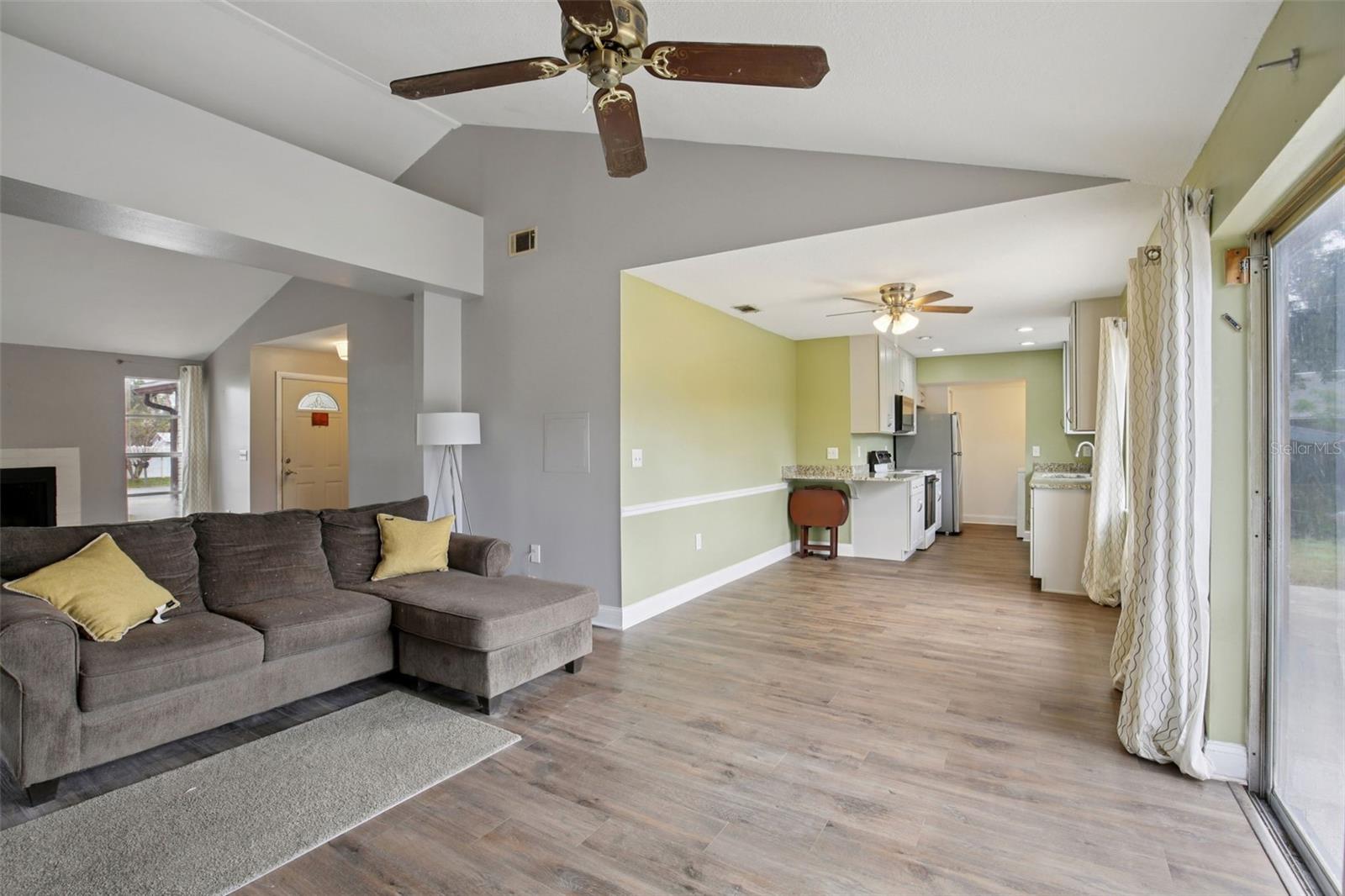 Image 9 of 33 For 2120 Country Loop N