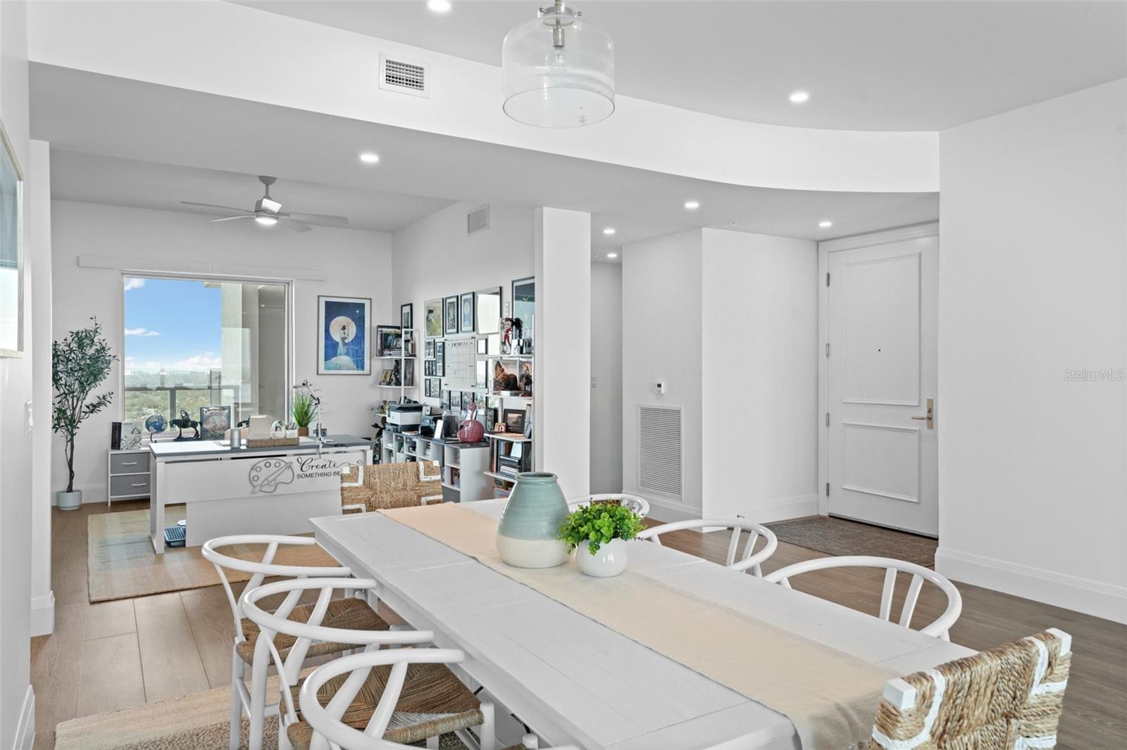 Image 20 of 97 For 2910 Barcelona Street 1902