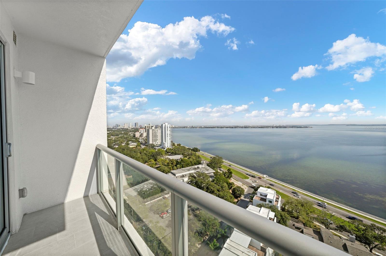 Image 32 of 97 For 2910 Barcelona Street 1902