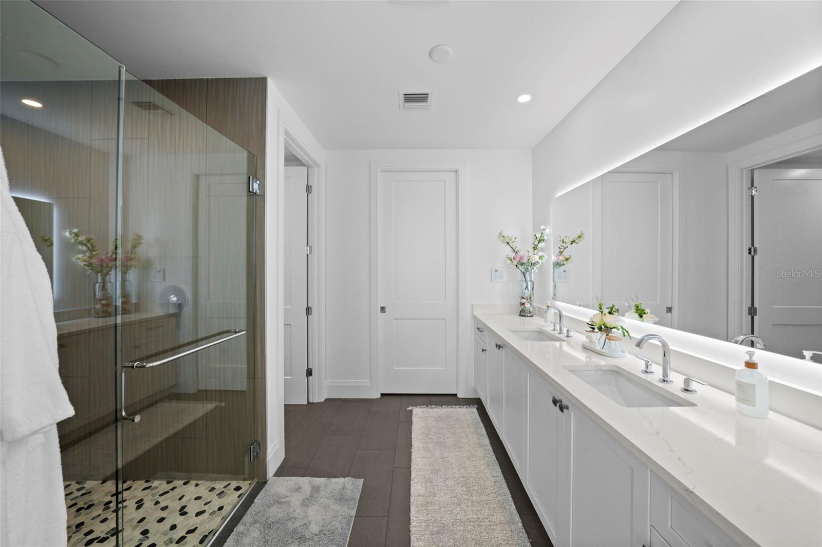 Image 37 of 97 For 2910 Barcelona Street 1902