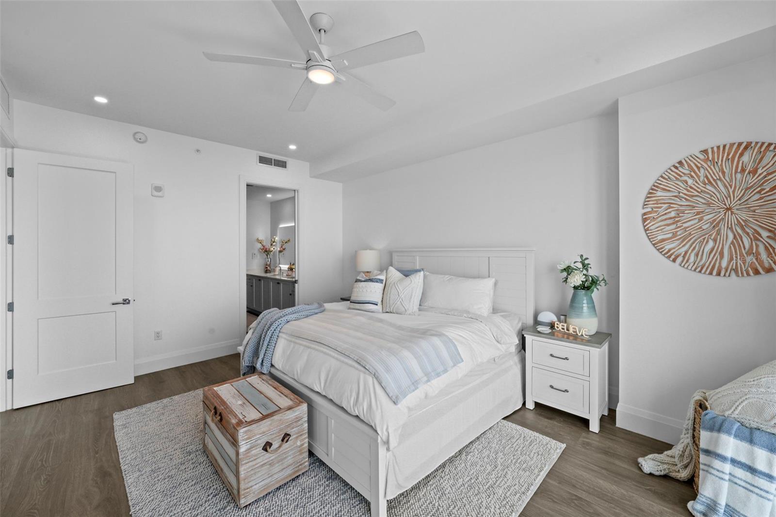 Image 40 of 97 For 2910 Barcelona Street 1902