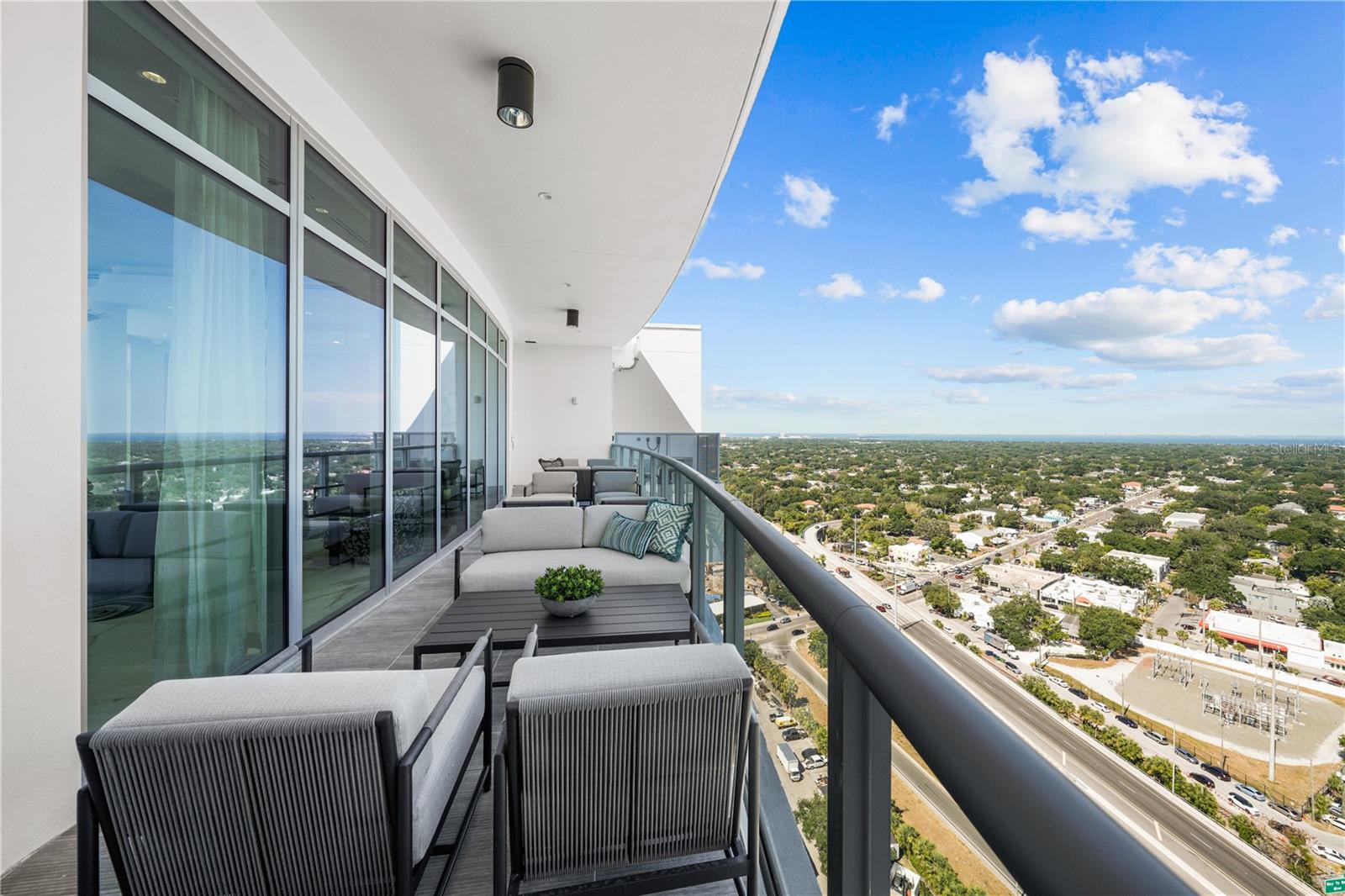 Image 70 of 97 For 2910 Barcelona Street 1902