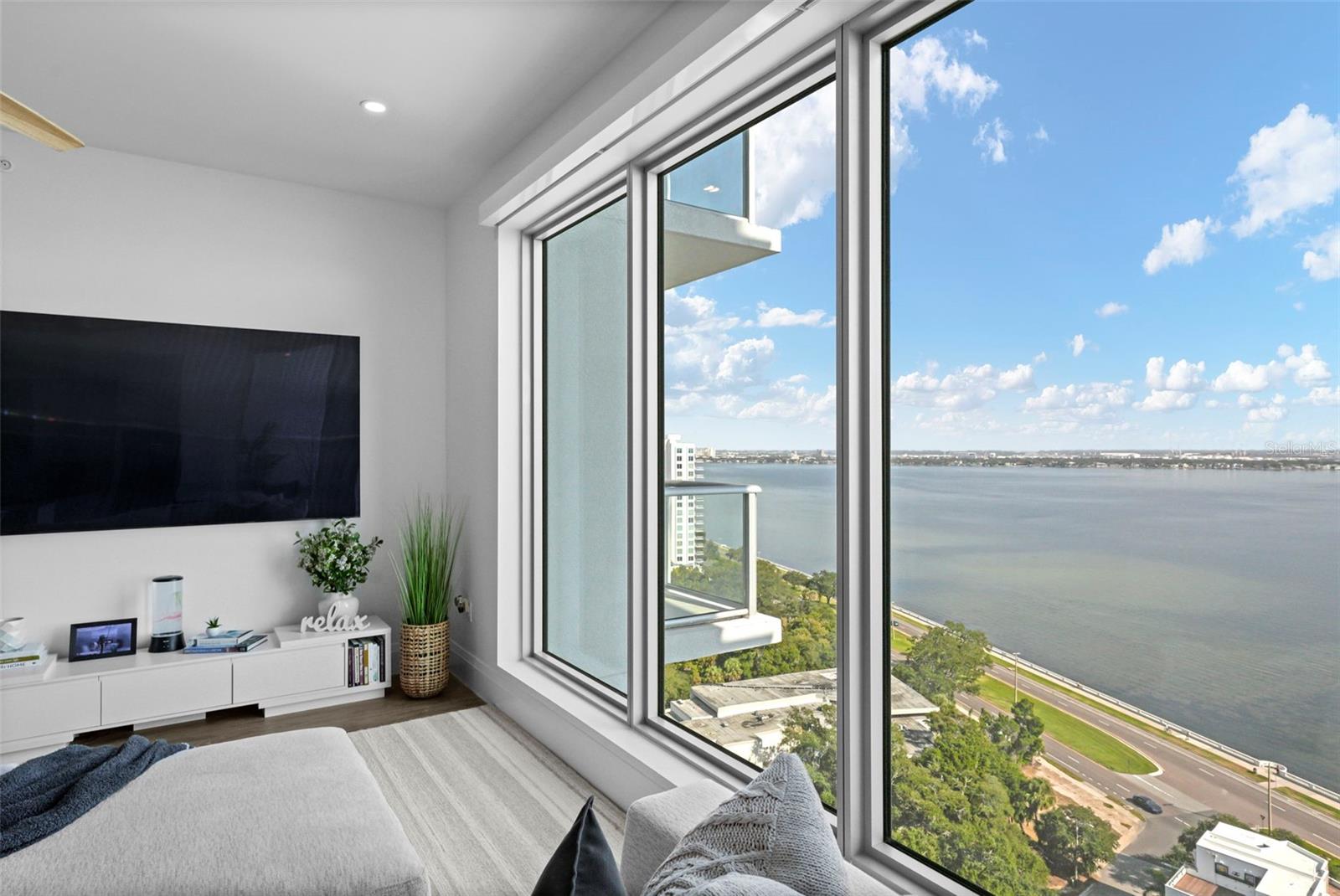 Image 9 of 97 For 2910 Barcelona Street 1902