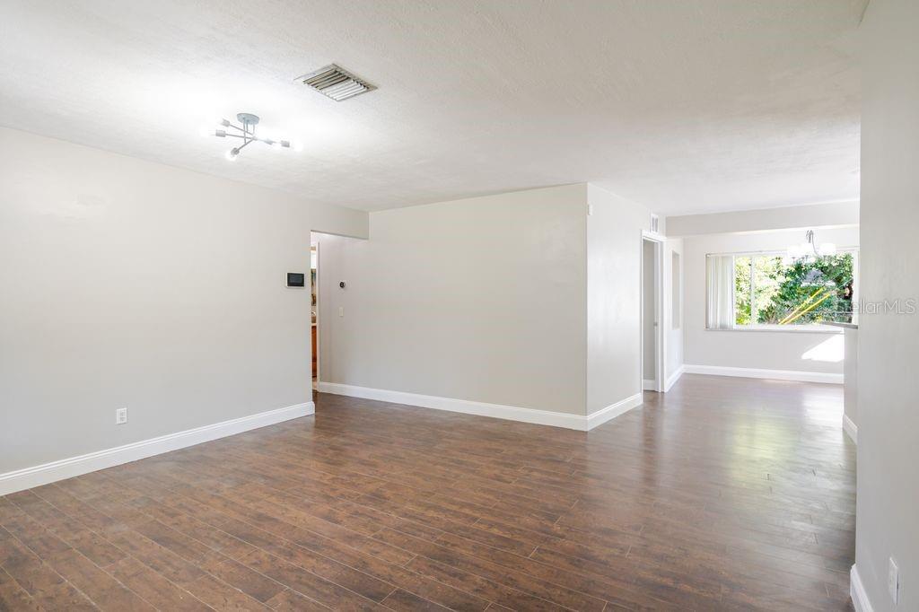 Listing photo id 9 for 1971 Atlantis Drive