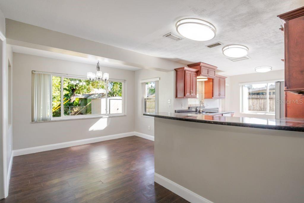 Listing photo id 10 for 1971 Atlantis Drive