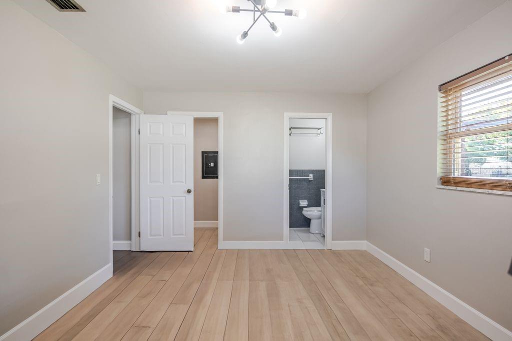 Listing photo id 19 for 1971 Atlantis Drive