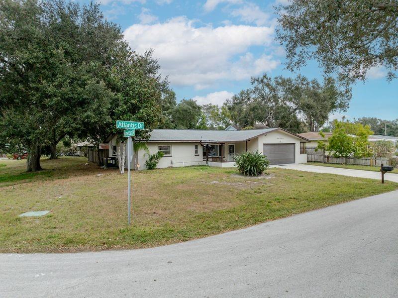 Listing photo id 1 for 1971 Atlantis Drive