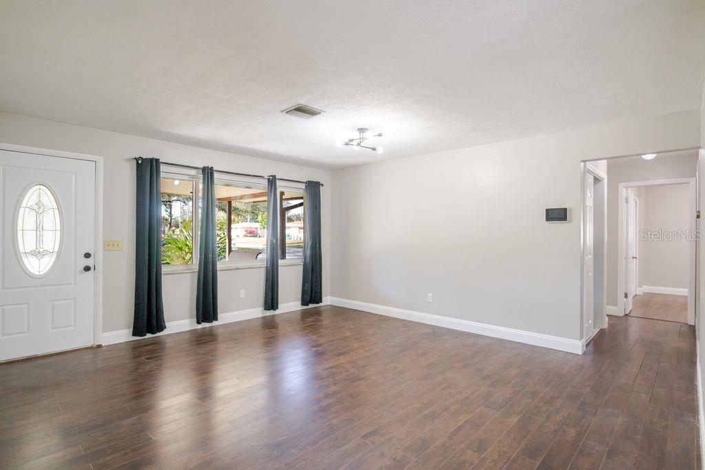 Listing photo id 5 for 1971 Atlantis Drive