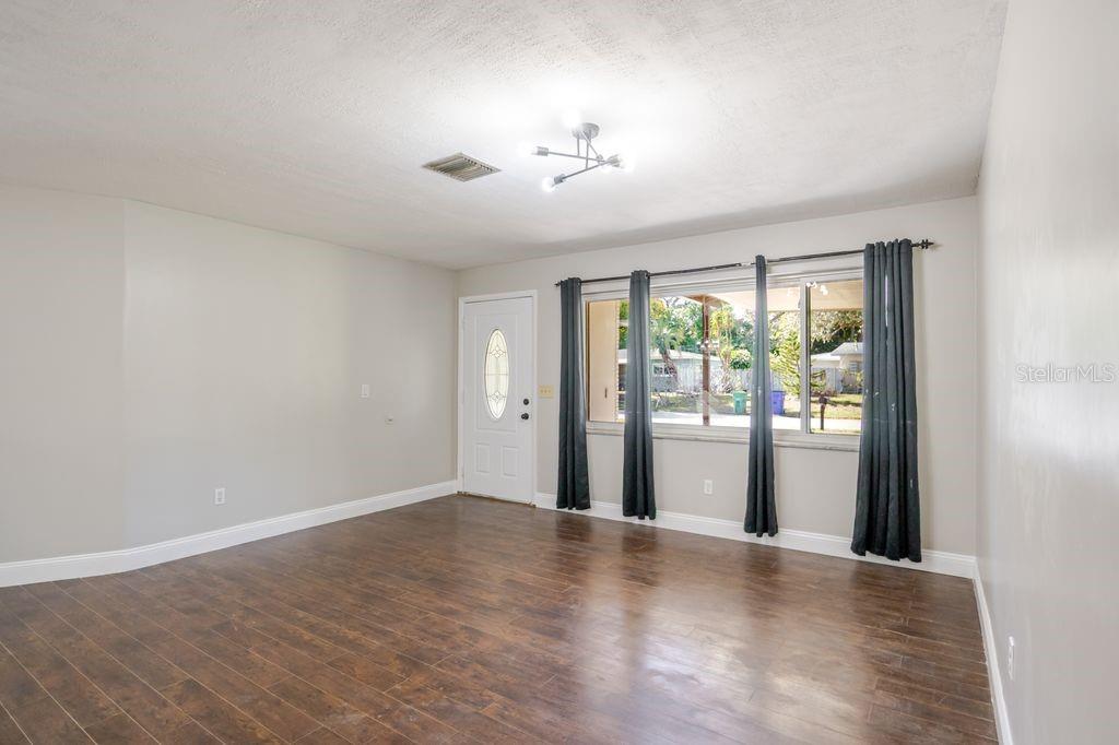 Listing photo id 6 for 1971 Atlantis Drive