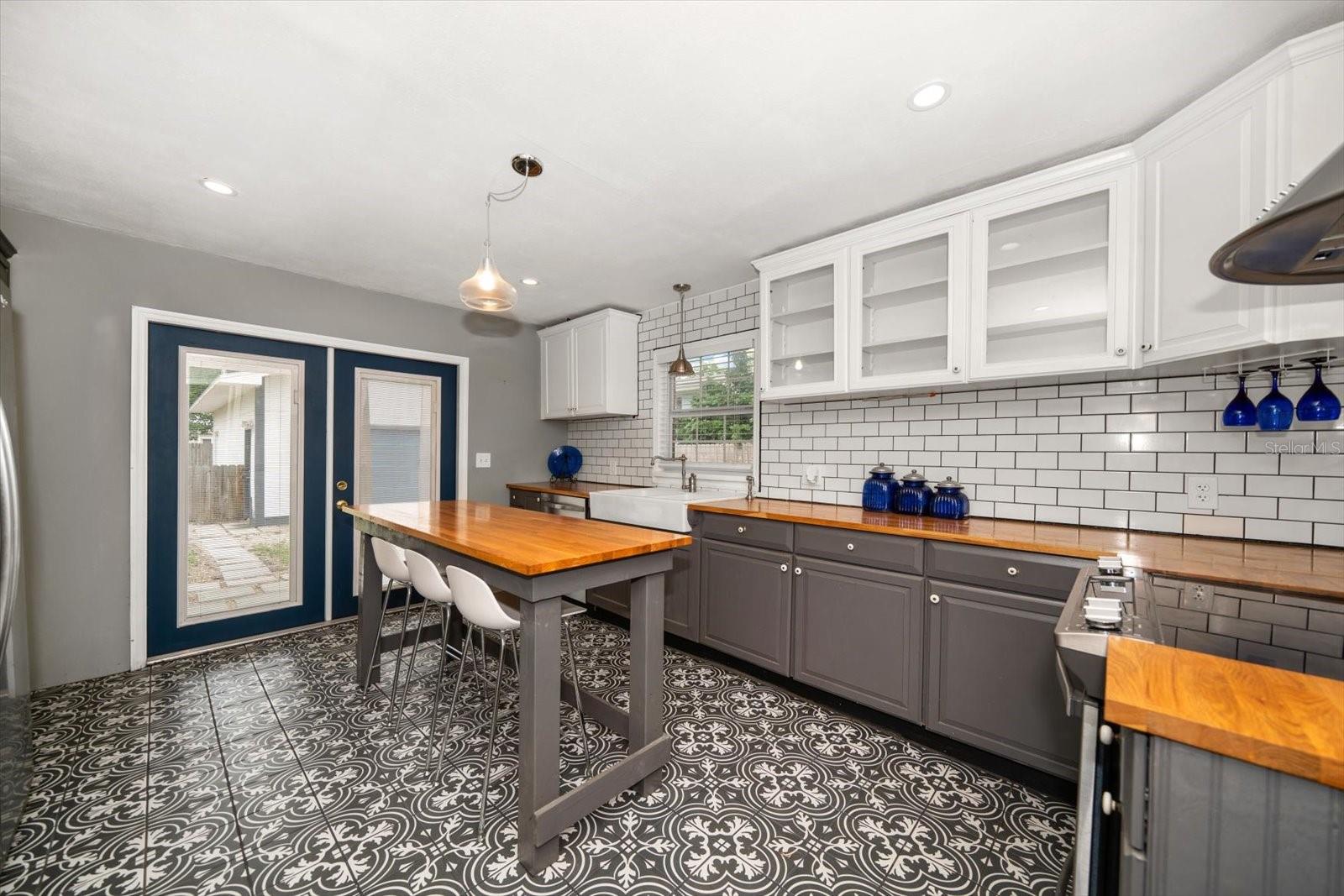 Image 10 of 54 For 310 Lincoln Avenue