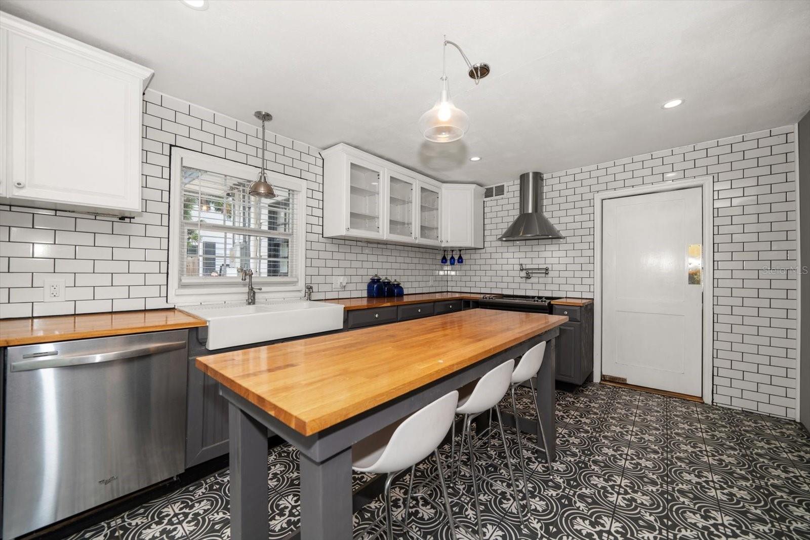 Image 11 of 54 For 310 Lincoln Avenue