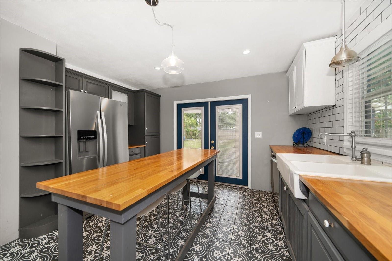 Image 14 of 54 For 310 Lincoln Avenue