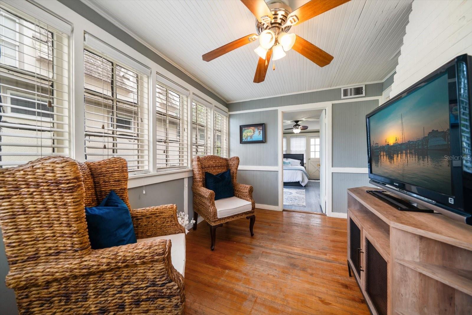 Image 17 of 54 For 310 Lincoln Avenue