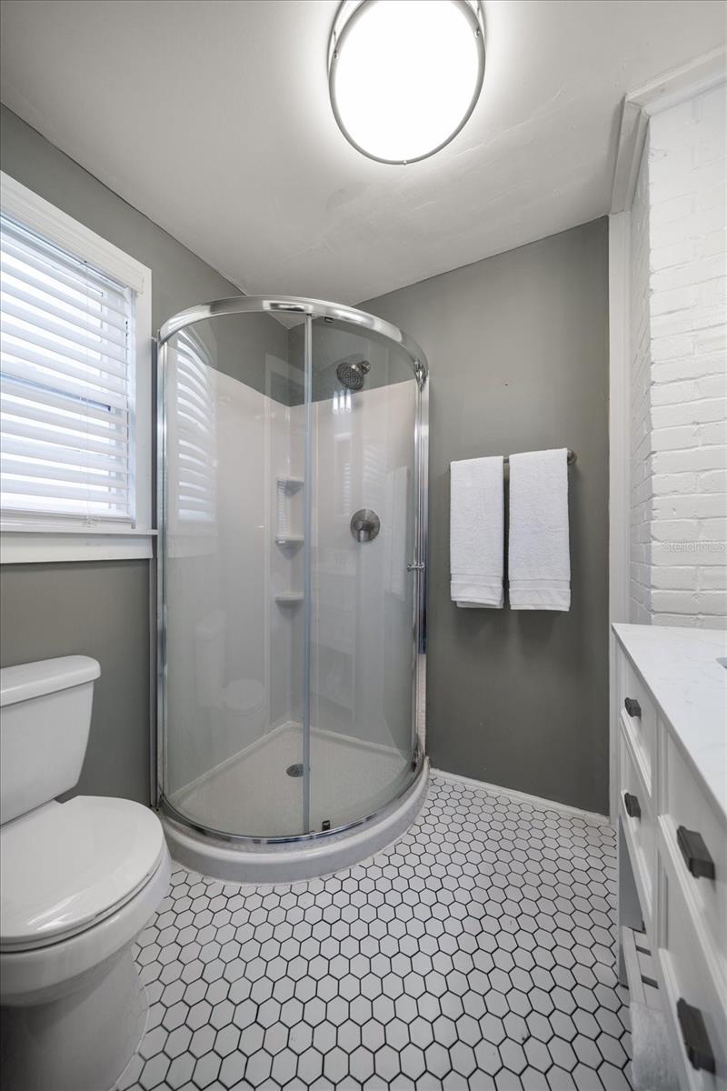 Image 23 of 54 For 310 Lincoln Avenue