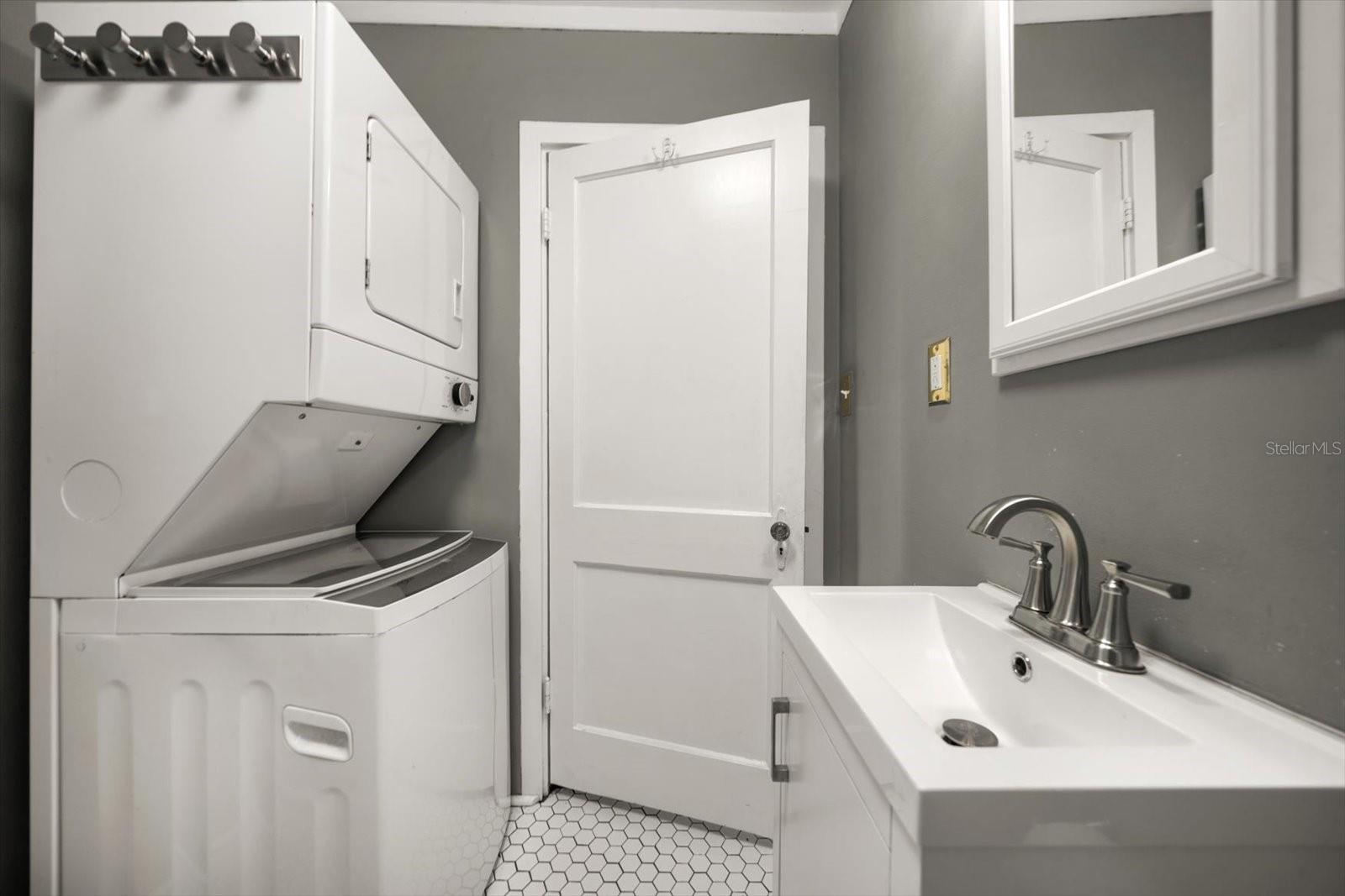 Image 28 of 54 For 310 Lincoln Avenue