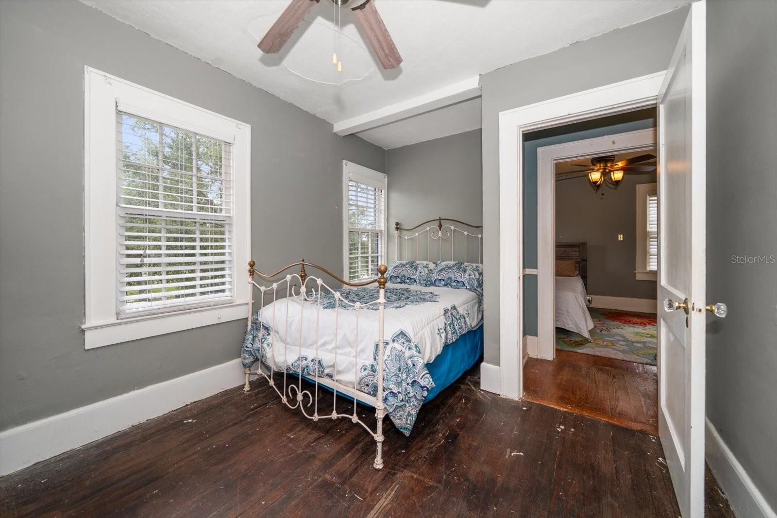 Image 31 of 54 For 310 Lincoln Avenue