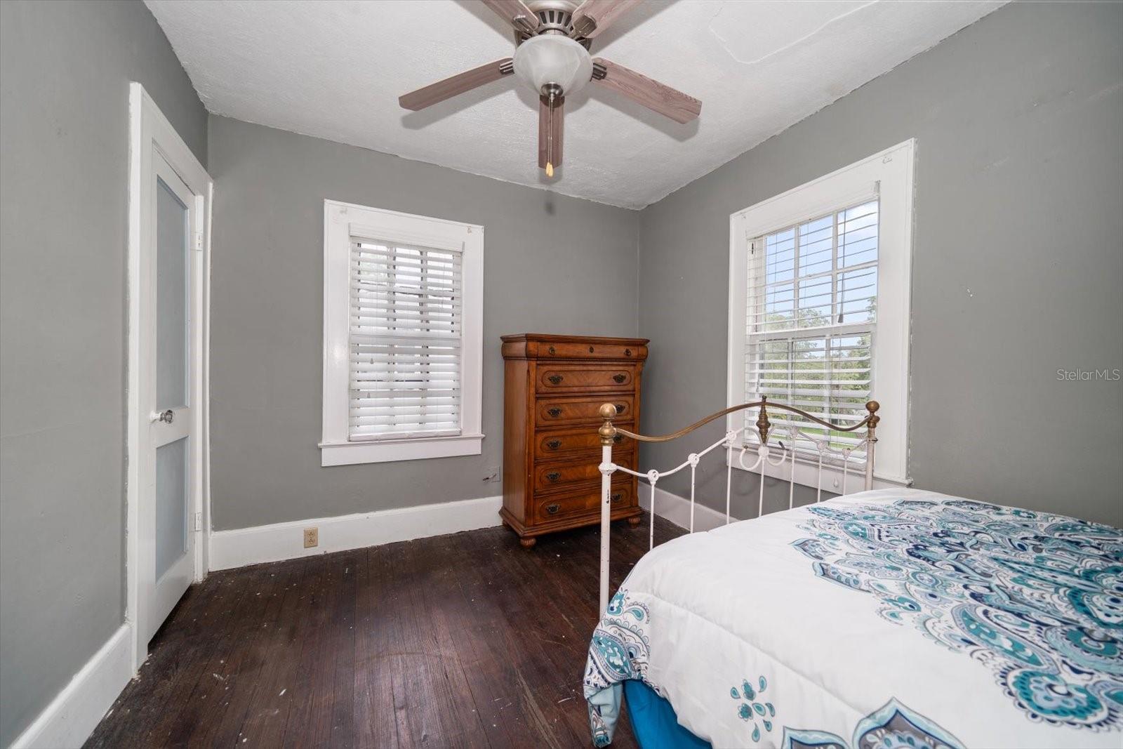 Image 32 of 54 For 310 Lincoln Avenue