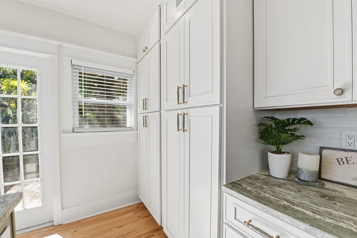 Image 10 of 40 For 1004 Charter Street