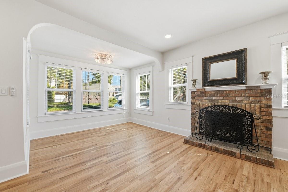 Image 16 of 40 For 1004 Charter Street