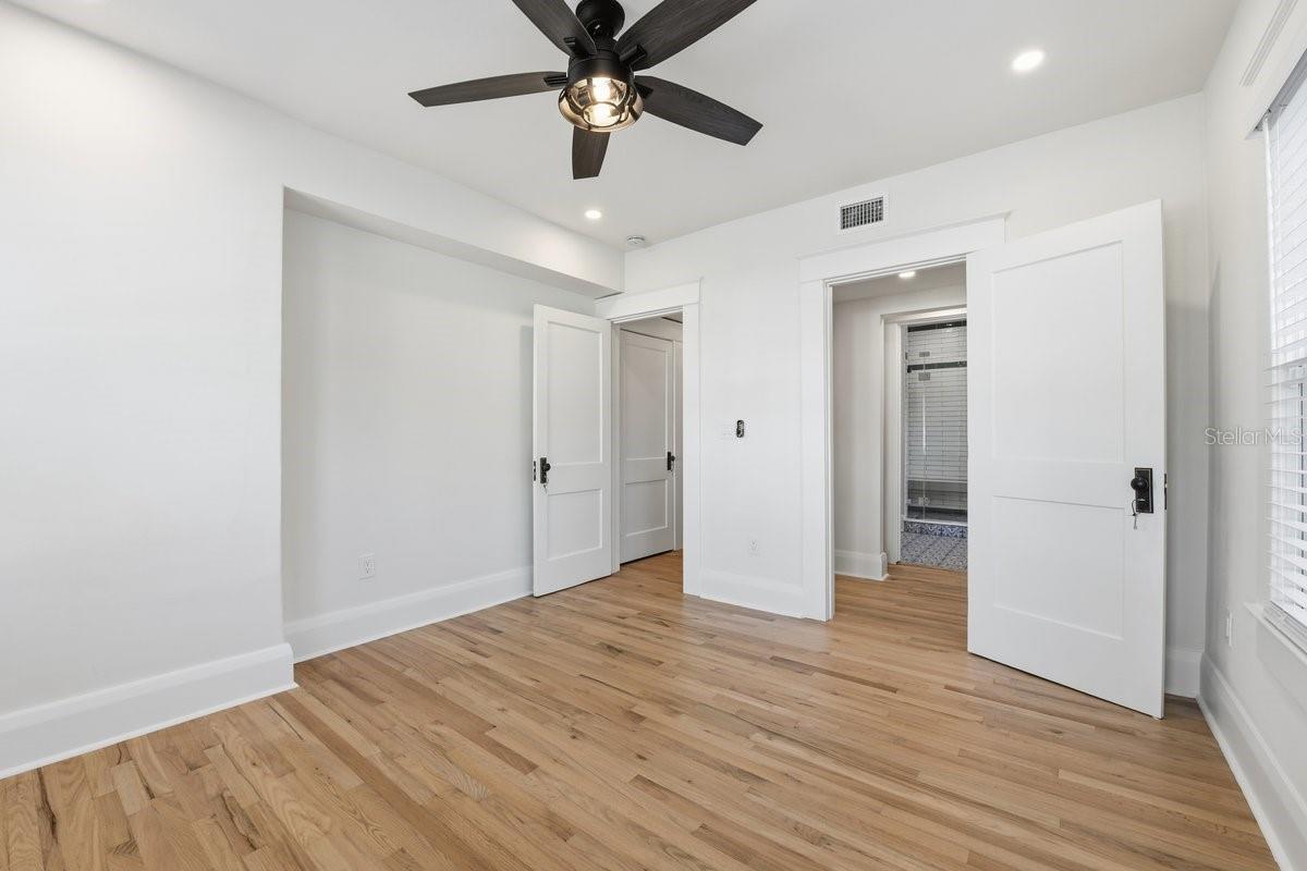 Image 21 of 40 For 1004 Charter Street