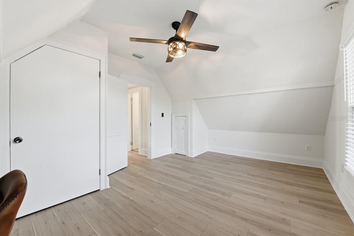 Image 26 of 40 For 1004 Charter Street