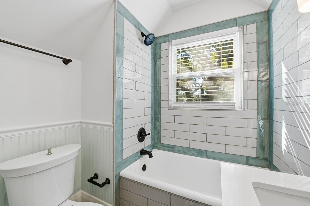 Image 28 of 40 For 1004 Charter Street