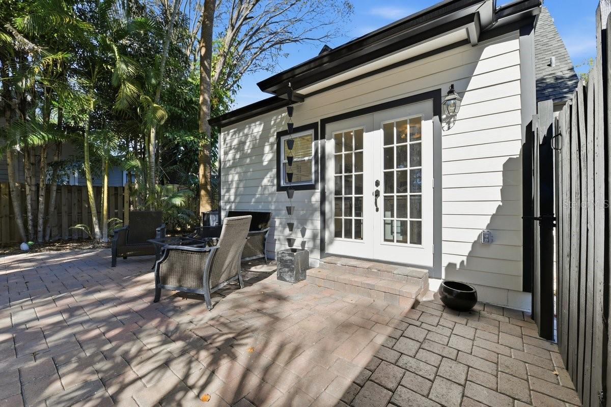 Image 32 of 40 For 1004 Charter Street