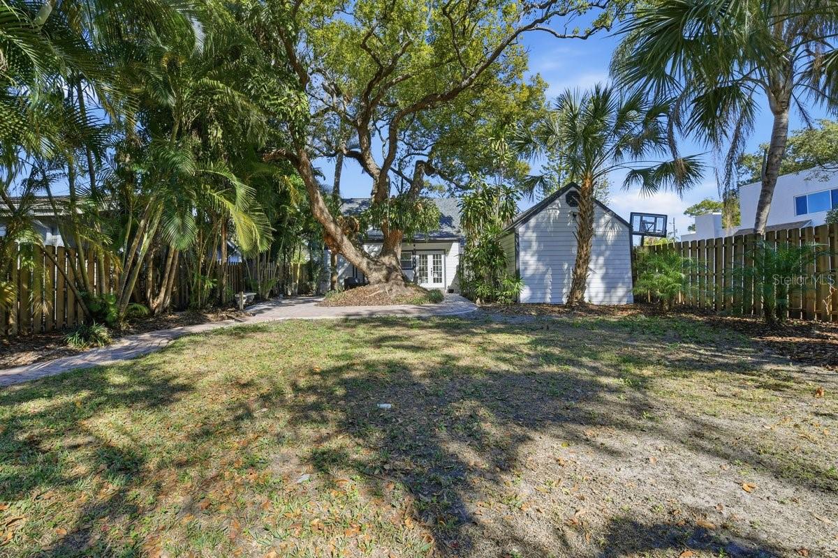 Image 34 of 40 For 1004 Charter Street