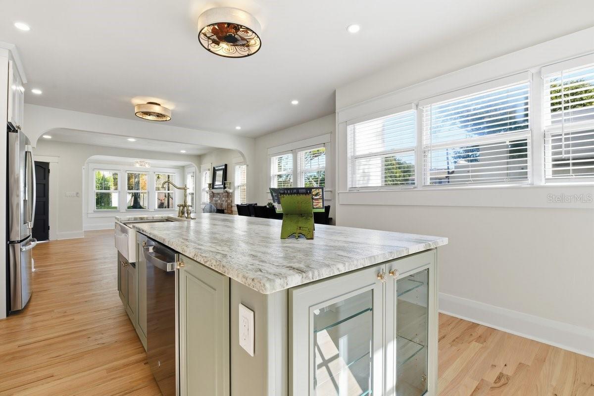 Image 4 of 40 For 1004 Charter Street