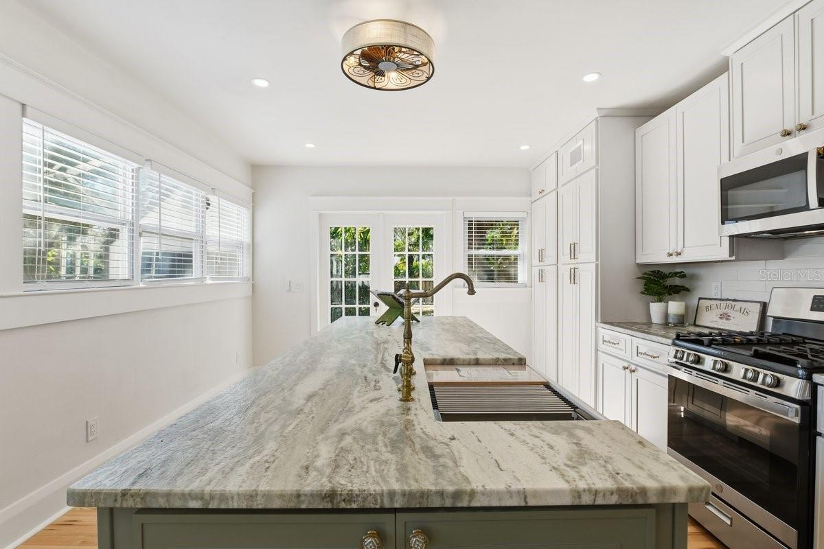 Image 6 of 40 For 1004 Charter Street