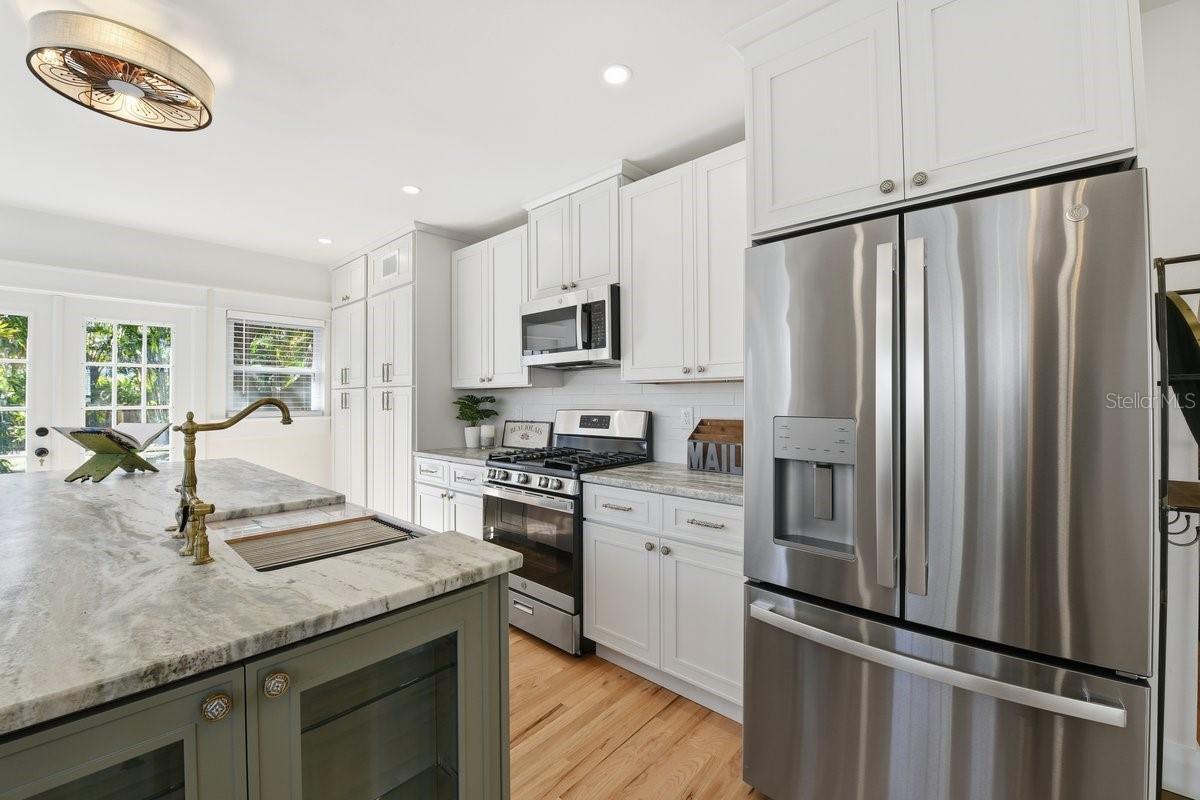 Image 7 of 40 For 1004 Charter Street