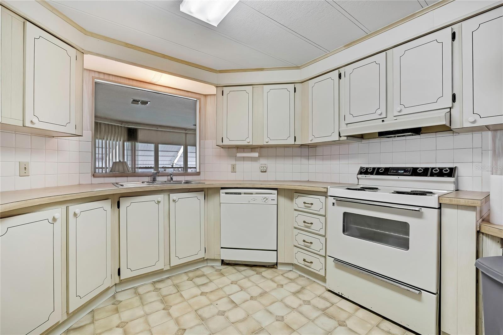 Image 17 of 44 For 3230 Brewster Drive