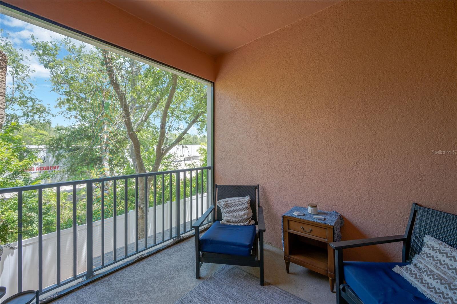 Listing photo id 15 for 842 Tennyson Mill Circle