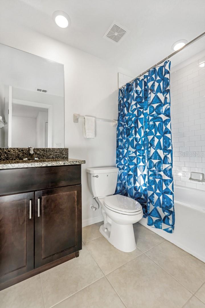 Listing photo id 25 for 842 Tennyson Mill Circle