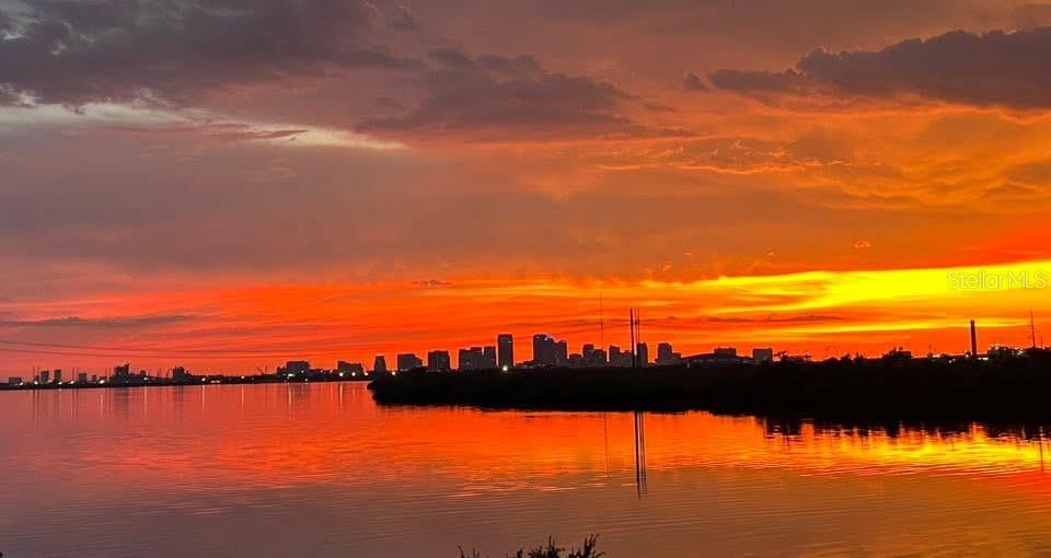 Listing photo id 1 for 842 Tennyson Mill Circle