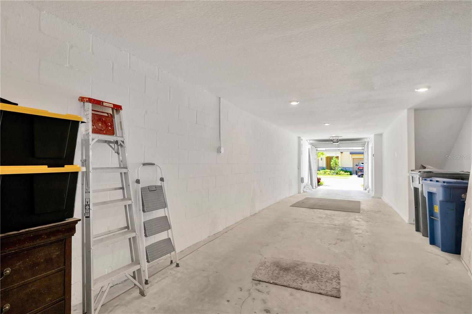 Listing photo id 28 for 842 Tennyson Mill Circle