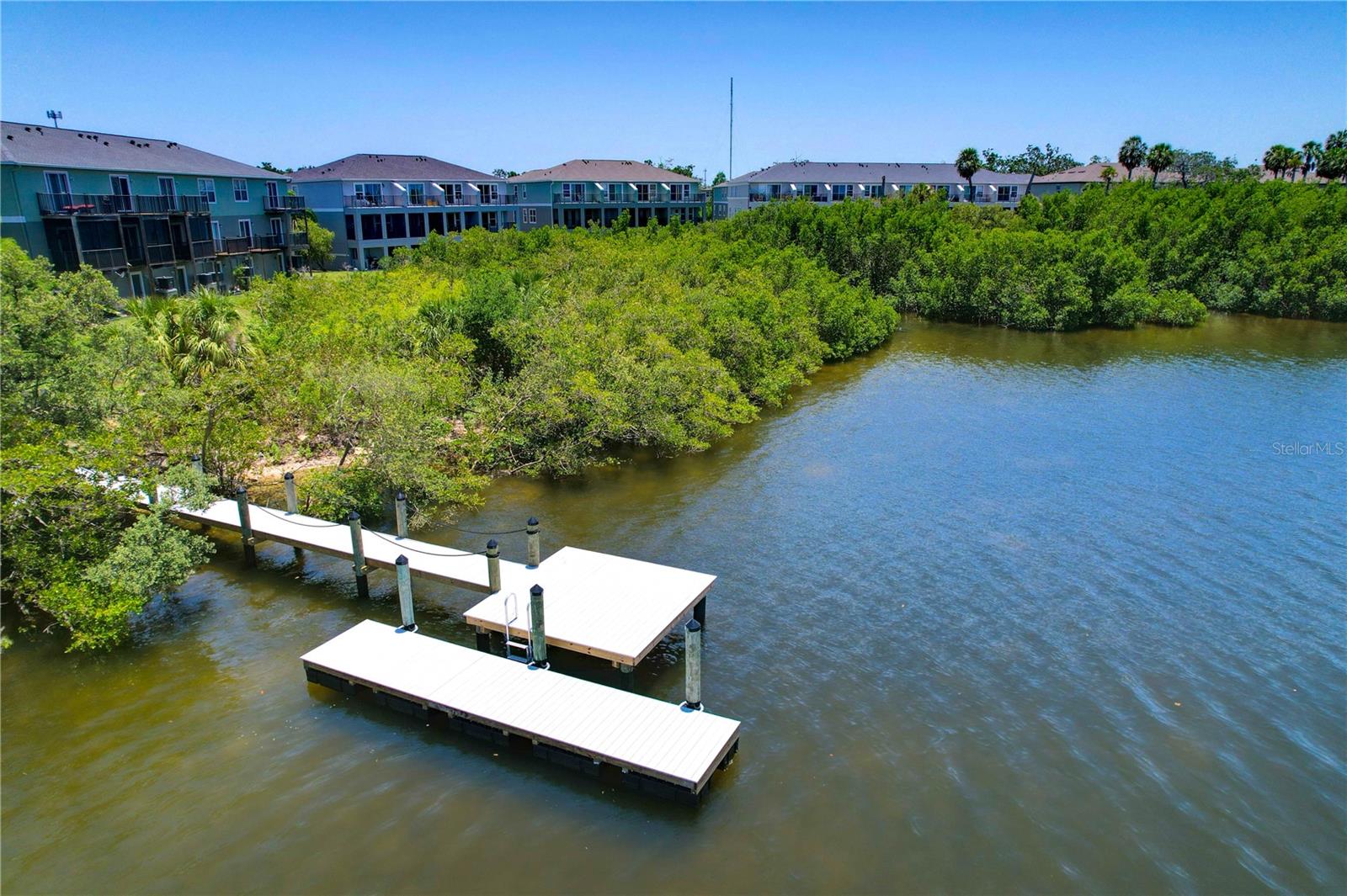 Listing photo id 37 for 842 Tennyson Mill Circle