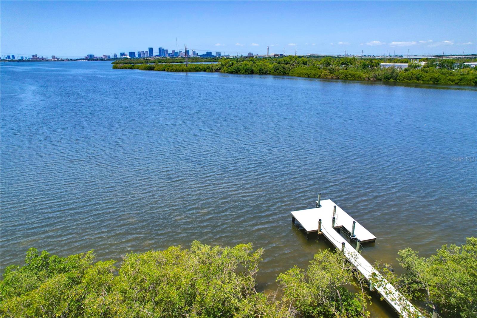 Listing photo id 38 for 842 Tennyson Mill Circle